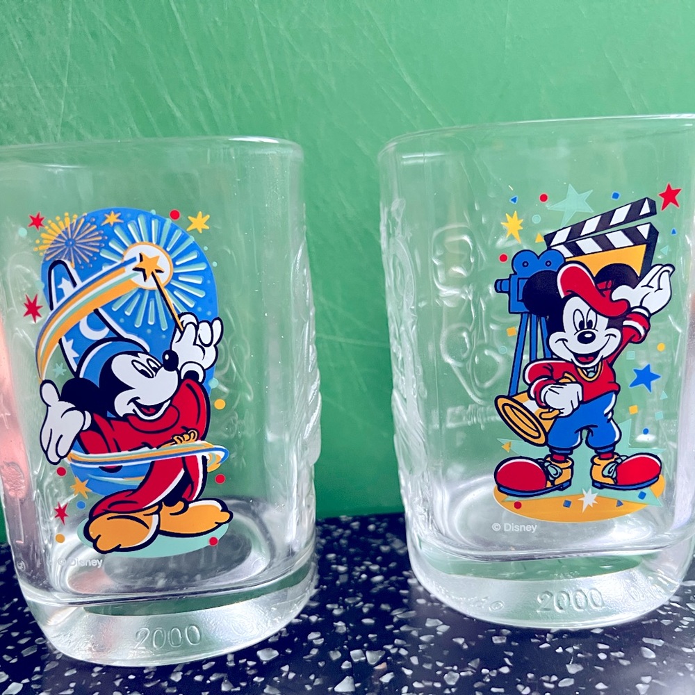 🎉 Vintage Y2K Mickey Mouse Celebration Glasses